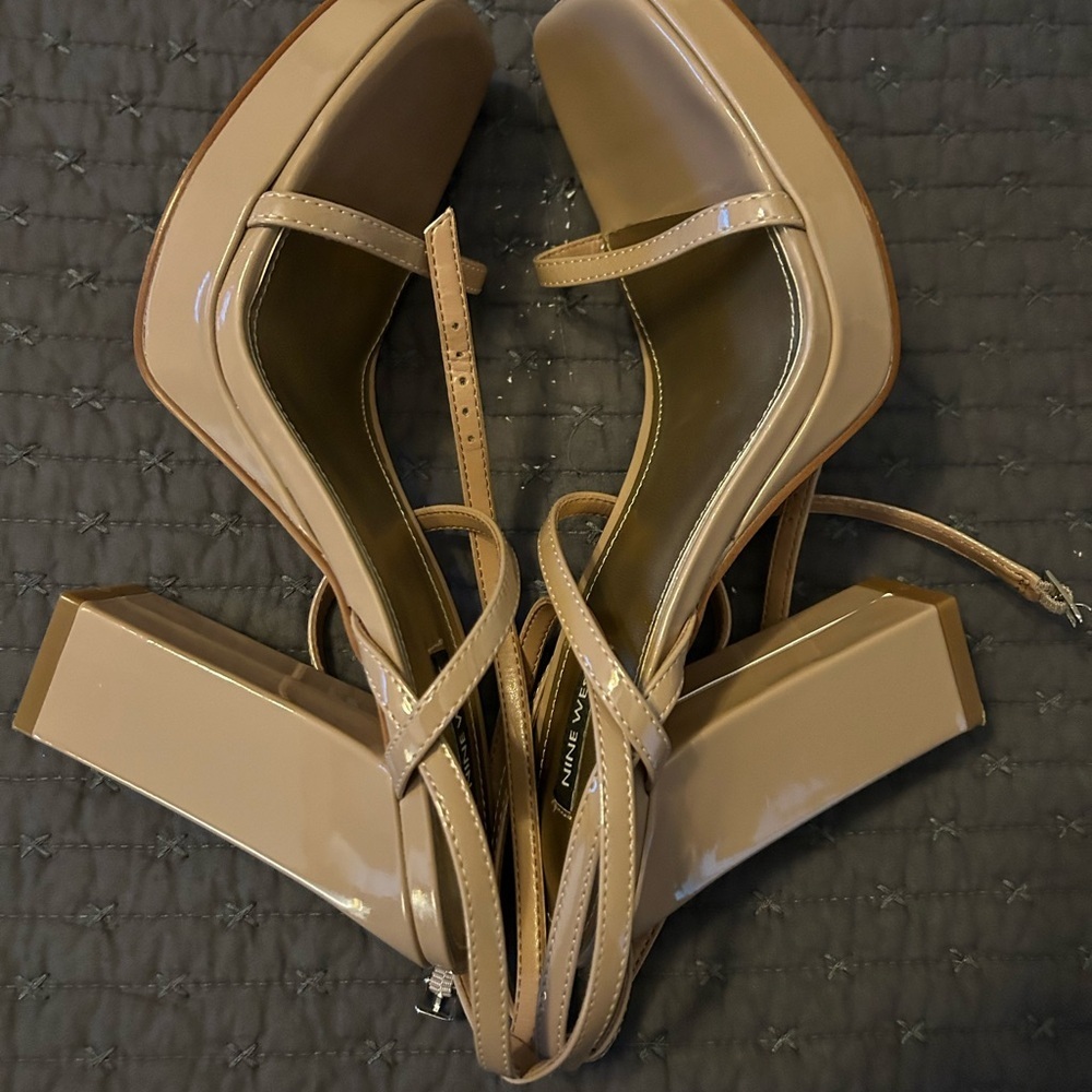 Nine West Women’s Benz Strappy Platform Sandals. Nude Size 10 - Picture 6 of 9